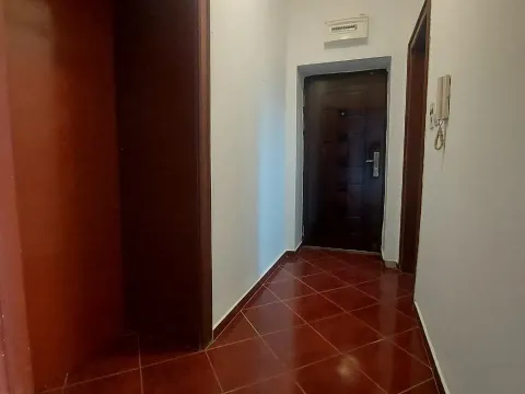 Izdavanje, jednosoban stan, 49m², Centar, Nikšić - image 11