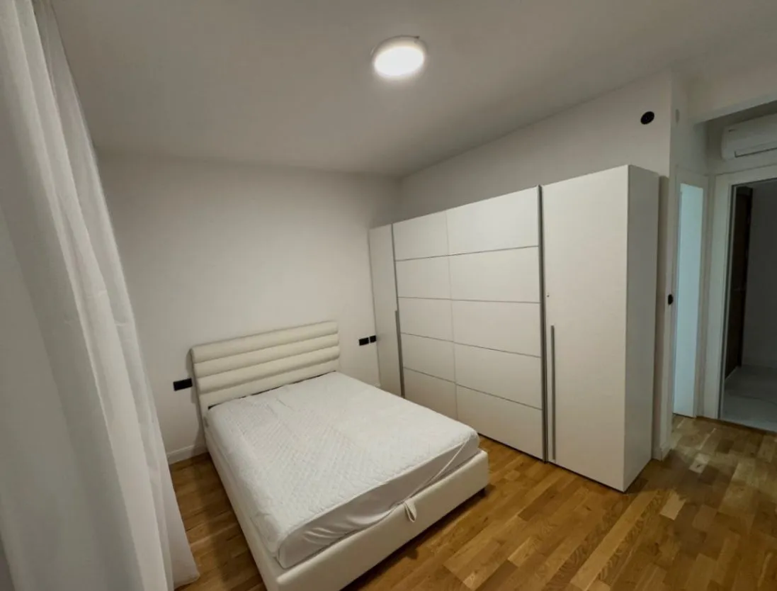 Izdavanje, trosoban stan, 130m², Dalmatinska ulica, Podgorica