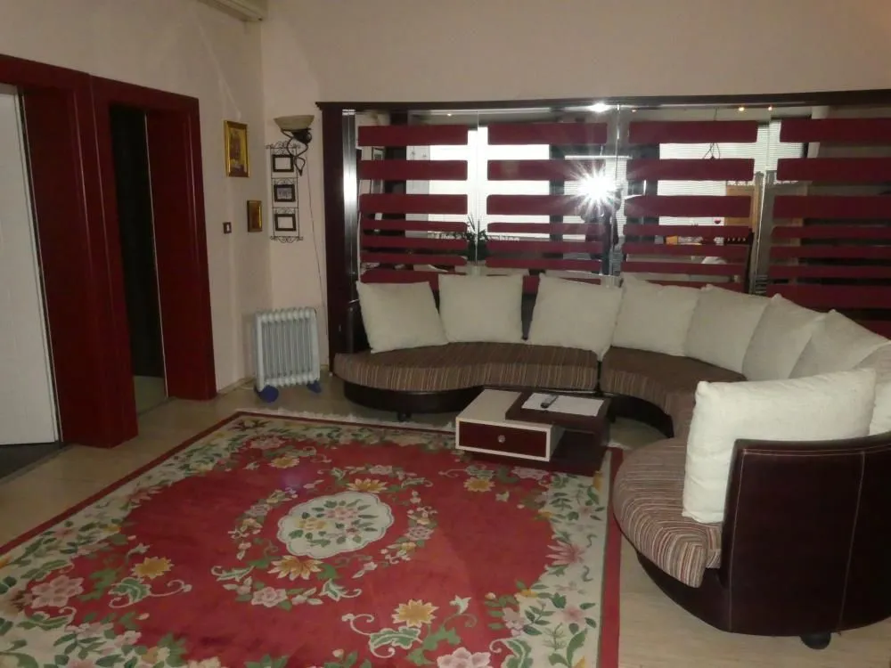 Prodaja, kuća, 220m², Centar, Jagodina