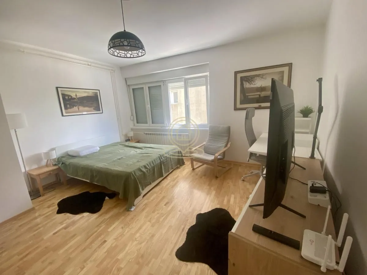 Rent, two bedroom apartment, 45m², Stari Grad, Beograd
