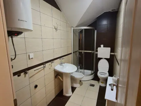 Izdavanje, trosoban stan, 110m², Podgorica, Crna Gora - image 14