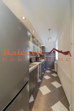 Prodaja, trosoban stan, 98m², Centar, Stara Pazova - image 6