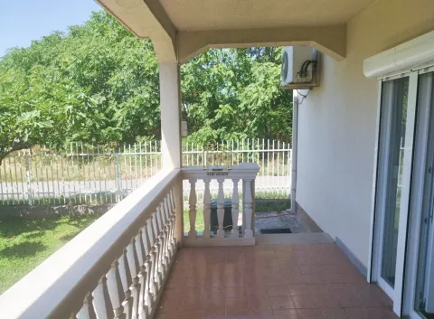 Rent, house, 140m², Zabjelo, Podgorica - image 9
