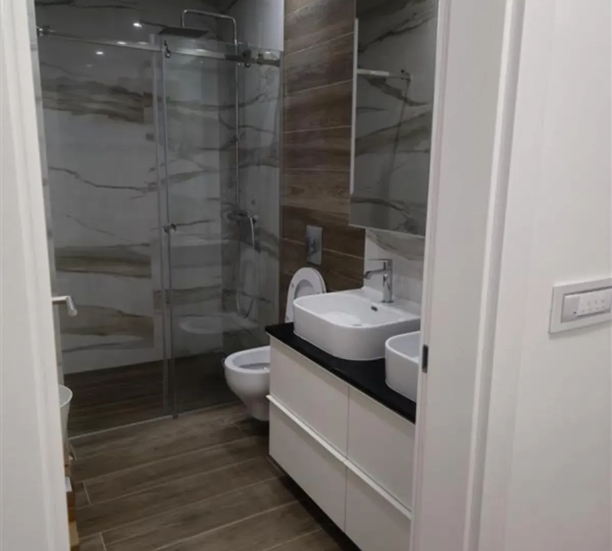 Izdavanje, trosoban stan, 157m², Aleksinac, Niš