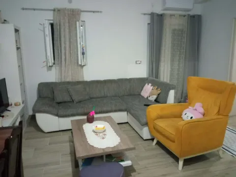 Rent, two bedroom apartment, 60m², Kavač, Kotor - image 1