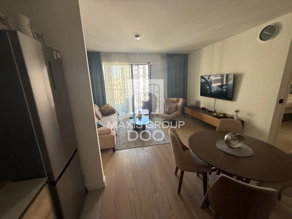 Izdavanje, dvosoban stan, 62m², Savski Venac, Beograd