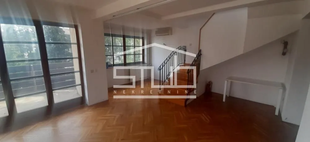 Izdavanje, četvorosoban stan, 360m², Zvezdin Stadion, Beograd