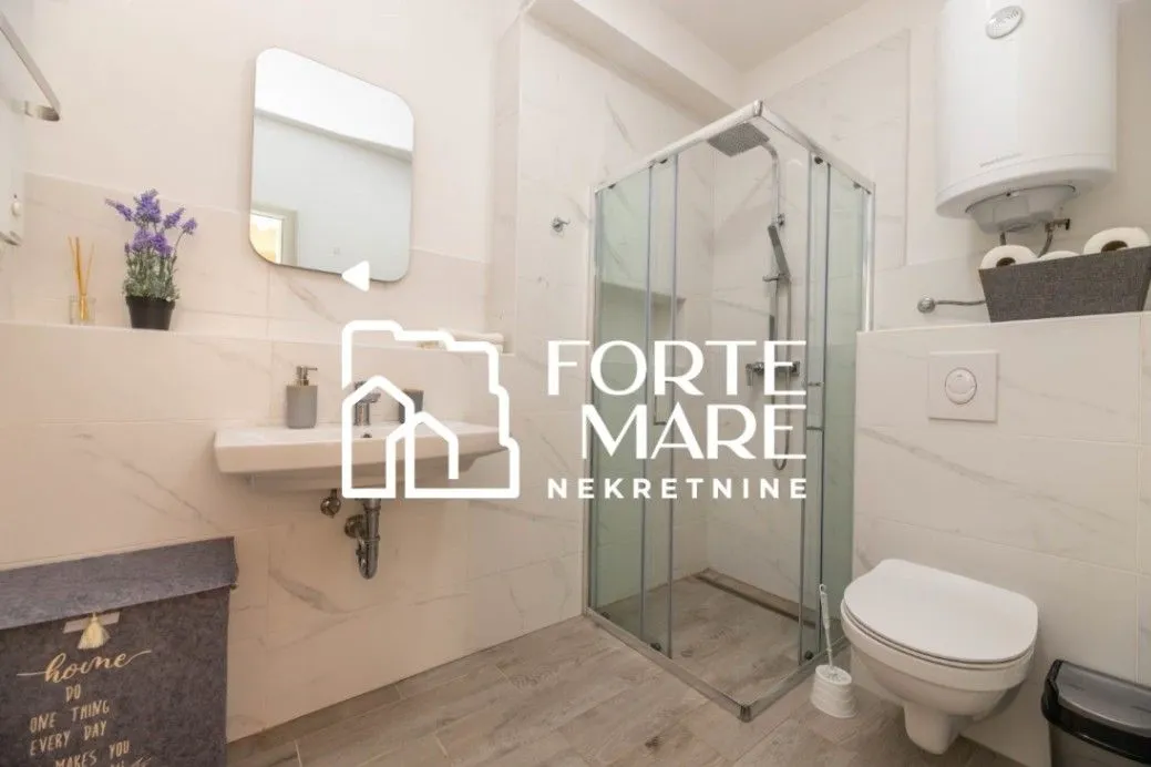 Prodaja, dvosoban stan, 70m², Đenovići, Herceg Novi