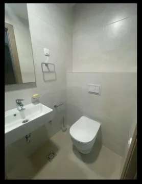 Manje kupatilo sa umivaonikom i ugradnom wc šoljom. - image 7