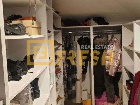 Izdavanje, kuća, 300m², Vranići, Podgorica - image 10