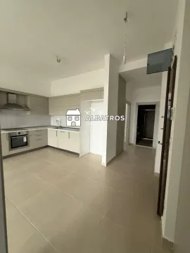 Nova kuhinja sa ugradnim elementima i pločicama na podu. - image 3