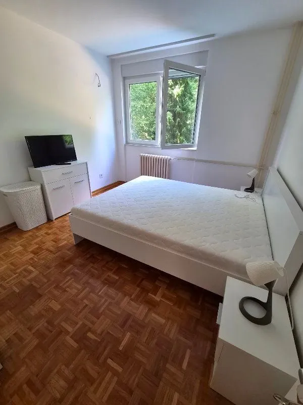 Rent, three bedroom apartment, 64m², Šumice, Beograd
