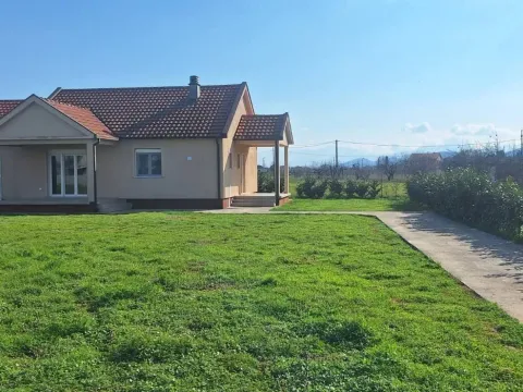 Kuća in Donji Kokoti