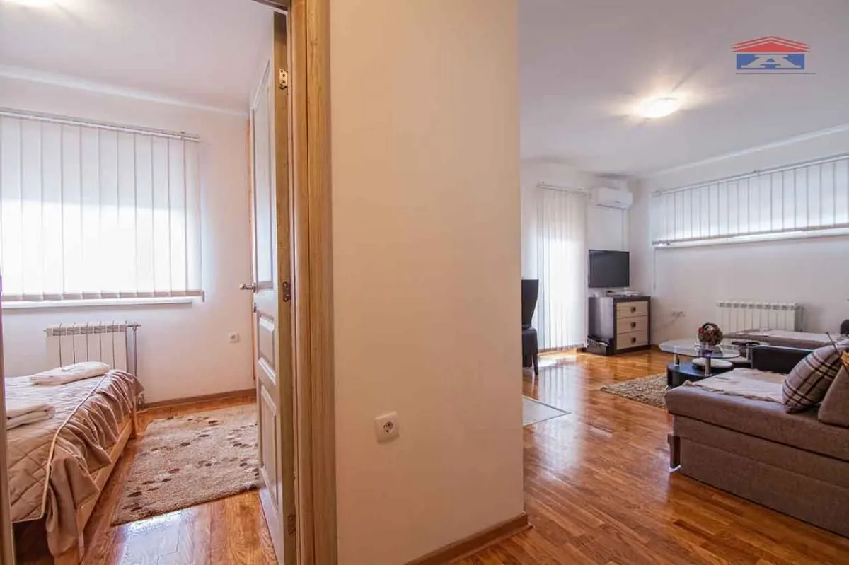 Izdavanje, jednosoban stan, 41m², Centar, Zlatibor