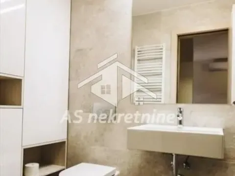 Izdavanje, trosoban stan, 68m², Vračar Sve Podlokacije, Beograd - image 18