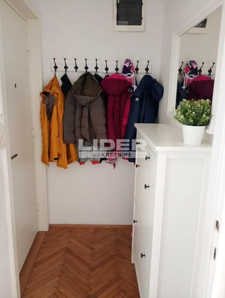 Prodaja, trosoban stan, 69m², Vračar Sve Podlokacije, Beograd