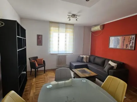 Izdavanje, jednosoban stan, 40m², Centar, Novi Sad - image 2