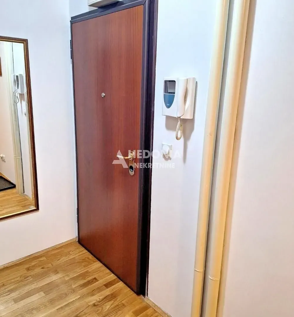 Rent, four bedroom apartment, 105m², Crveni Krst, Beograd