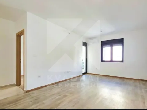 Rent, office space, 53m², City Kvart, Podgorica - image 2