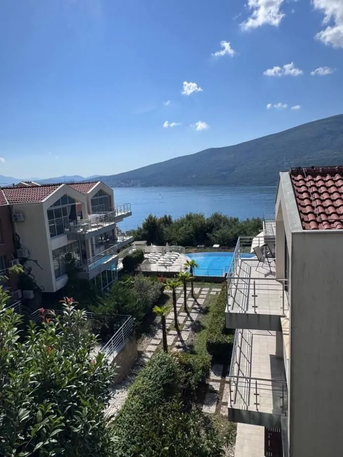 Prodaja, jednosoban stan, 63m², Đenovići, Herceg Novi