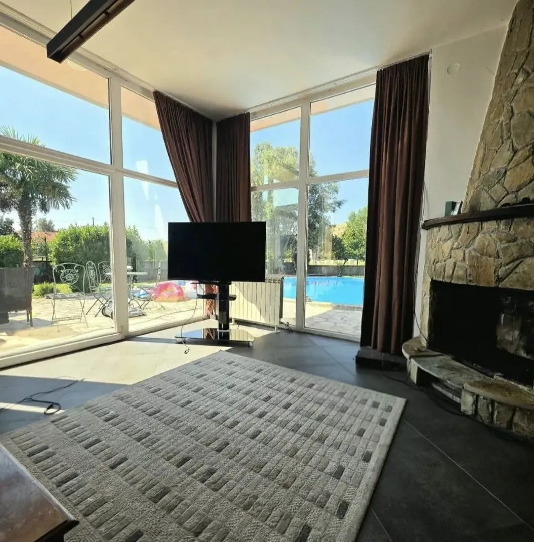 Rent, house, 250m², Tološi, Podgorica