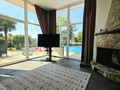Rent, house, 250m², Tološi, Podgorica - image 6