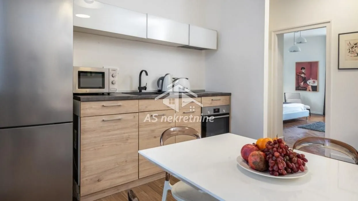 Izdavanje, trosoban stan, 90m², Stari Grad, Beograd