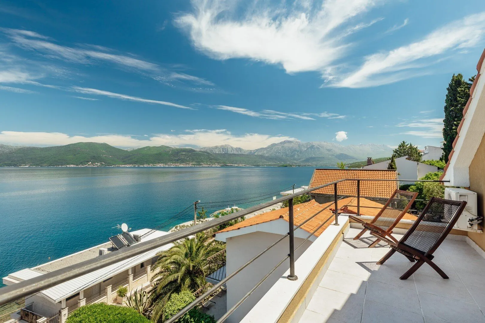Sale, house, 270m², Bratešići, Kotor