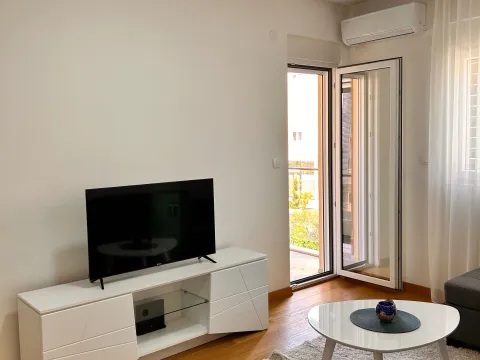 Izdavanje, jednosoban stan, 45m², New City, Podgorica - image 5