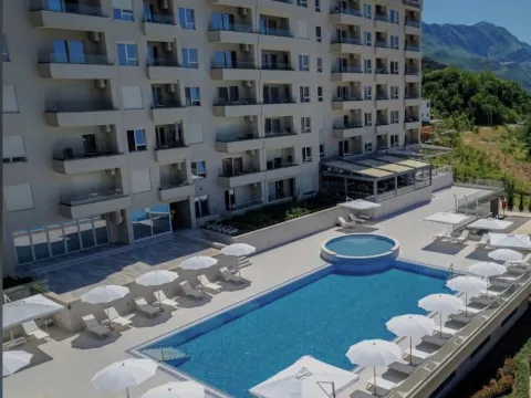 Sale, two bedroom apartment, 73m², Bečići, Budva