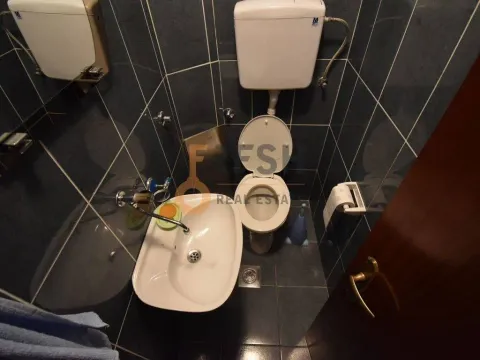 Sale, office space, 794m², Rogami, Podgorica - image 12