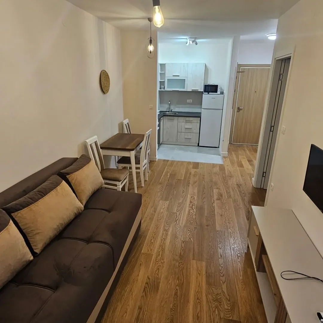 Izdavanje, jednosoban stan, 42m², City Kvart, Podgorica
