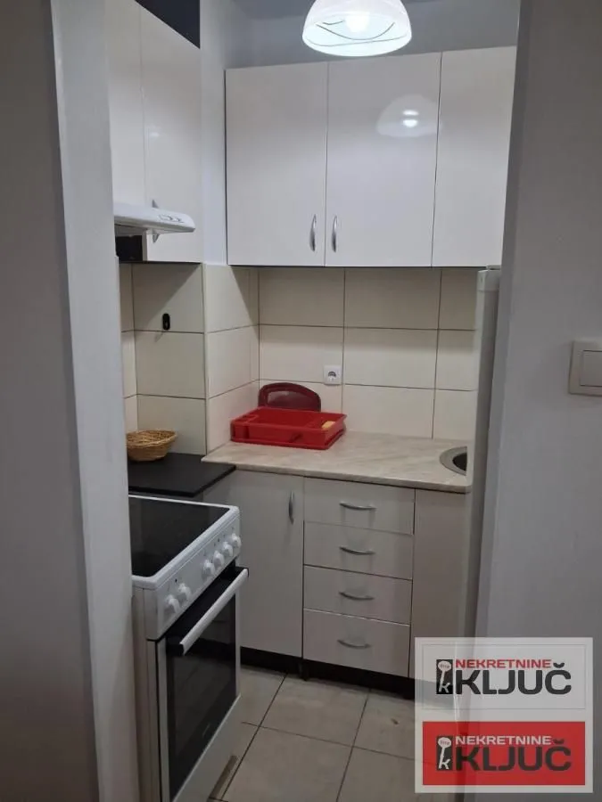 Izdavanje, jednosoban stan, 38m², Nova Detelinara, Novi Sad Sve Podlokacije