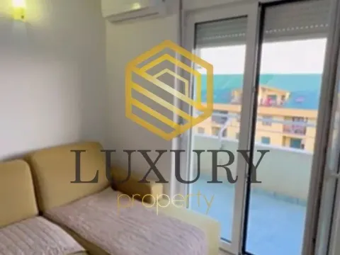 Izdavanje, jednosoban stan, 45m², Stari Aerodrom, Podgorica - image 1