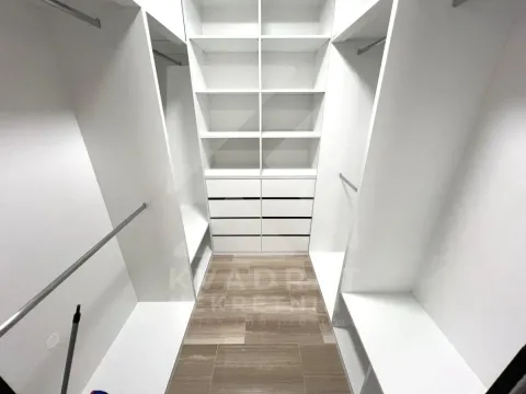 Izdavanje, trosoban stan, 111m², Vezirov Most, Podgorica - image 12