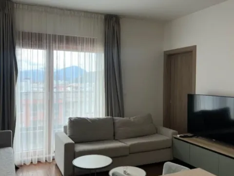 Izdavanje, trosoban stan, 90m², Master Kvart, Podgorica