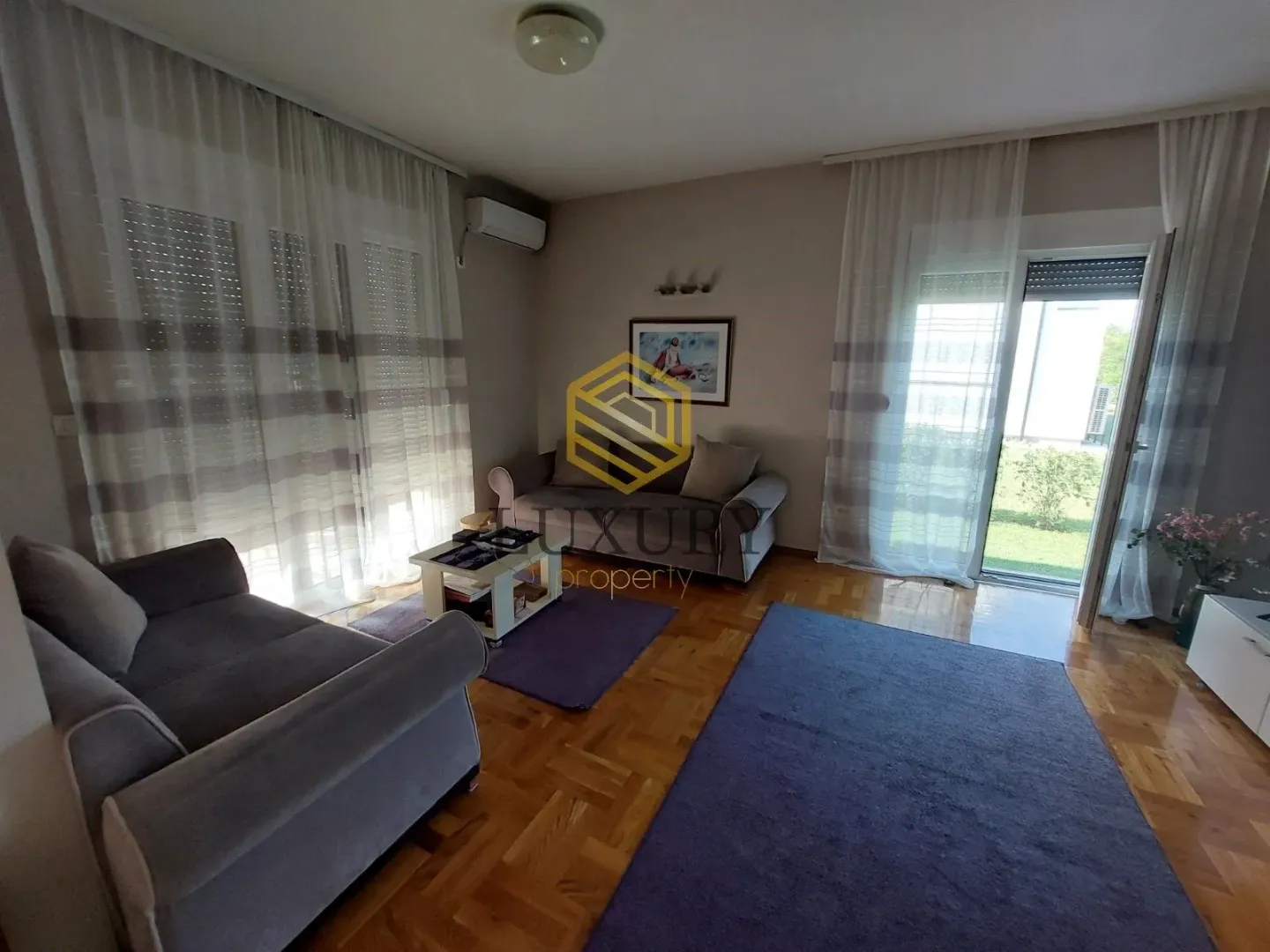 Izdavanje, kuća, 120m², Tološi, Podgorica