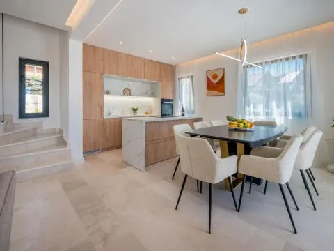 Sale, house, 250m², Mrčevac, Tivat - image 8