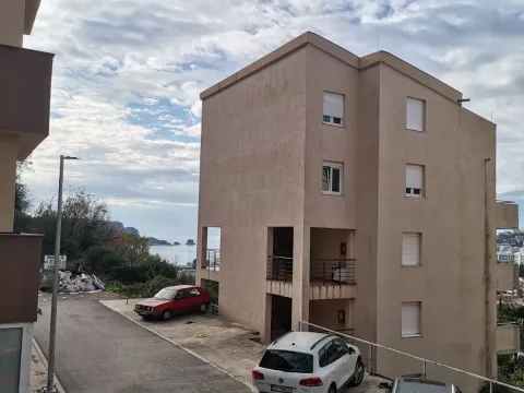 Rent, one bedroom apartment, 50m², Podkošljun, Budva - image 16