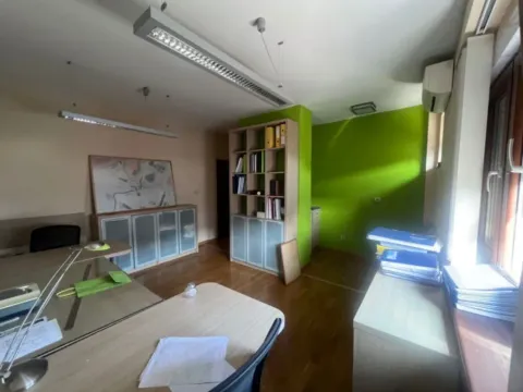 Izdavanje, poslovni prostor, 40m², Preko Morače, Podgorica - image 2