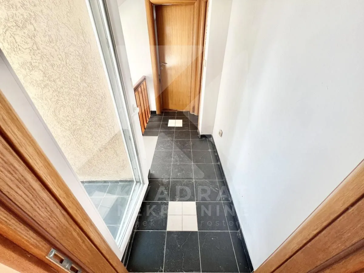 Rent, three bedroom apartment, 180m², Pobrežje, Podgorica