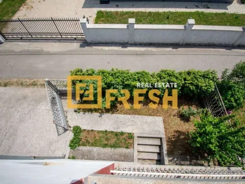 Izdavanje, kuća, 214m², Tološi, Podgorica - image 16