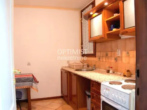 Rent, three bedroom apartment, 75m², Vračar Centar, Vračar Sve Podlokacije - image 4