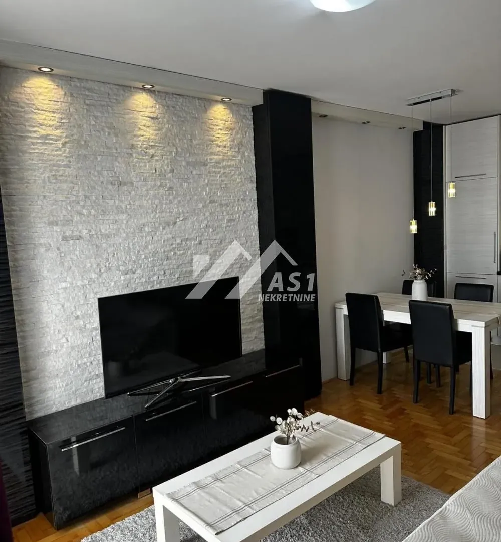 Rent, one bedroom apartment, 42m², Adamovićevo Naselje, Novi Sad Sve Podlokacije