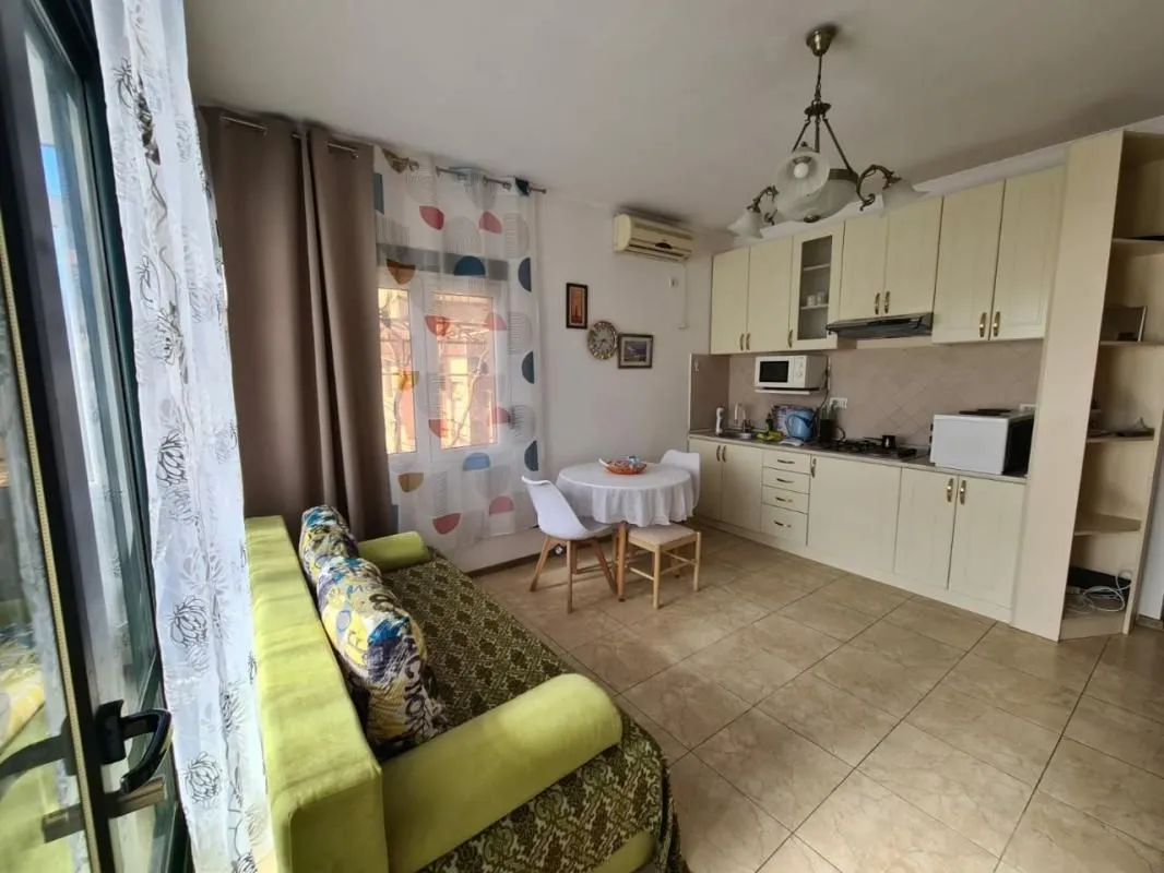 Rent, one bedroom apartment, 45m², Sutomore, Bar