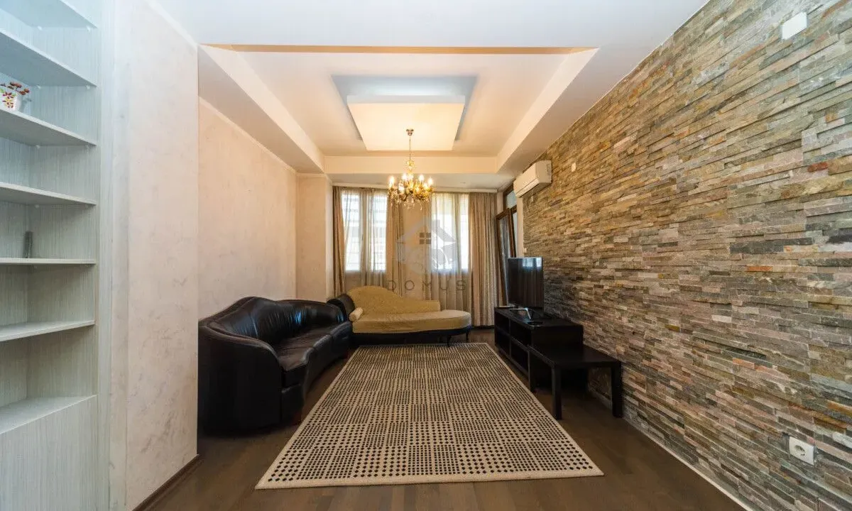 Izdavanje, dvosoban stan, 71m², Preko Morače, Podgorica