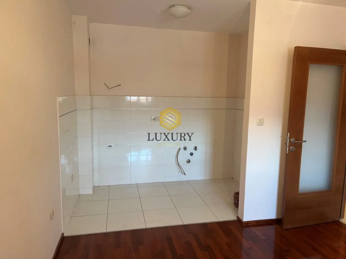 Prodaja, jednosoban stan, 44m², Stari Aerodrom, Podgorica