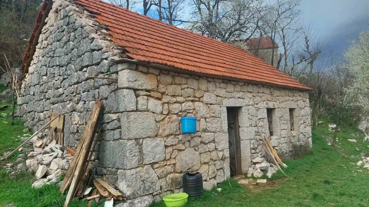 Sale, house, 100m², Nikšić, Crna Gora