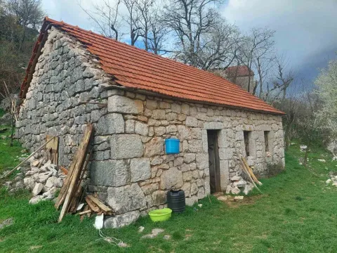 Prodaja, kuća, 100m², Nikšić, Crna Gora