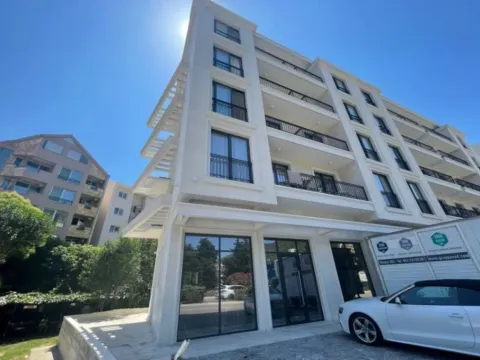 Izdavanje, jednosoban stan, 35m², Budva, Crna Gora - image 7